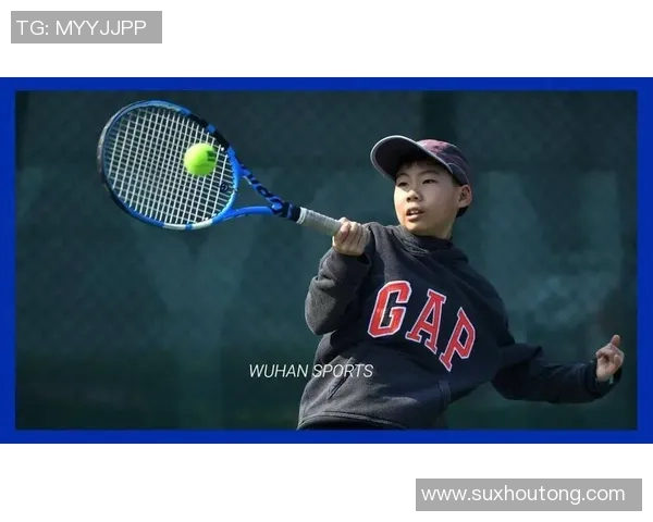 法国足球明星同框合影展现团结与激情的精彩瞬间